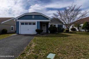73 Buckingham Dr N in Manchester Township, NJ - Building Photo