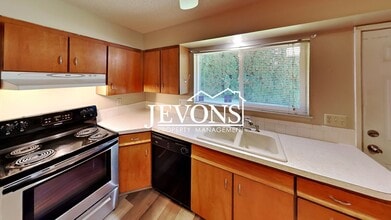 109-111 N 69th Ave in Yakima, WA - Building Photo - Building Photo