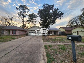 9619 Guest St in Houston, TX - Foto de edificio - Building Photo