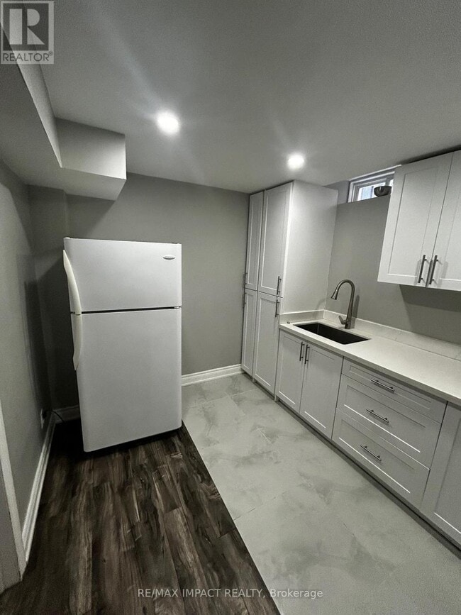 property at 75 Snowling Dr