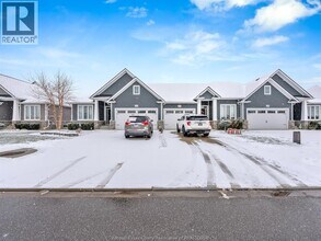 440 Brunmar Cres in Lakeshore, ON - Building Photo - Building Photo