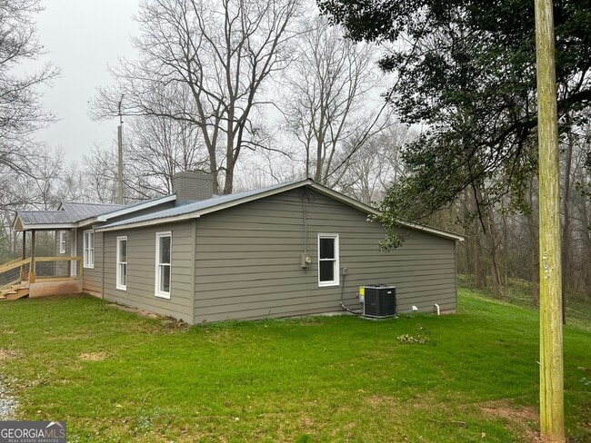 267 Fred Loggins Rd in Commerce, GA - Building Photo - Building Photo