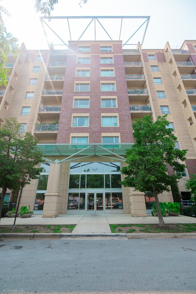 property at 100 N Hermitage Ave