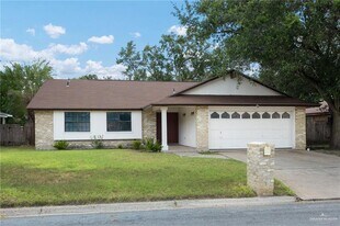 11 Martin Ave in McAllen, TX - Building Photo