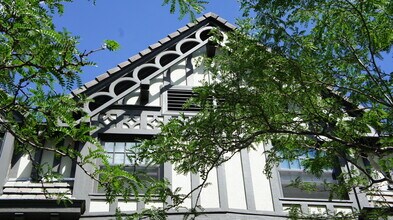 Chateau Apartments in Denver, CO - Building Photo - Interior Photo