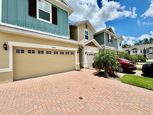 34209 Rogallo Ln in Wesley Chapel, FL - Building Photo - Building Photo