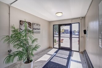 Dawson Rd Apartments in Guelph, ON - Building Photo - Building Photo