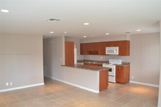 833 SW 14th St in Fort Lauderdale, FL - Building Photo - Building Photo