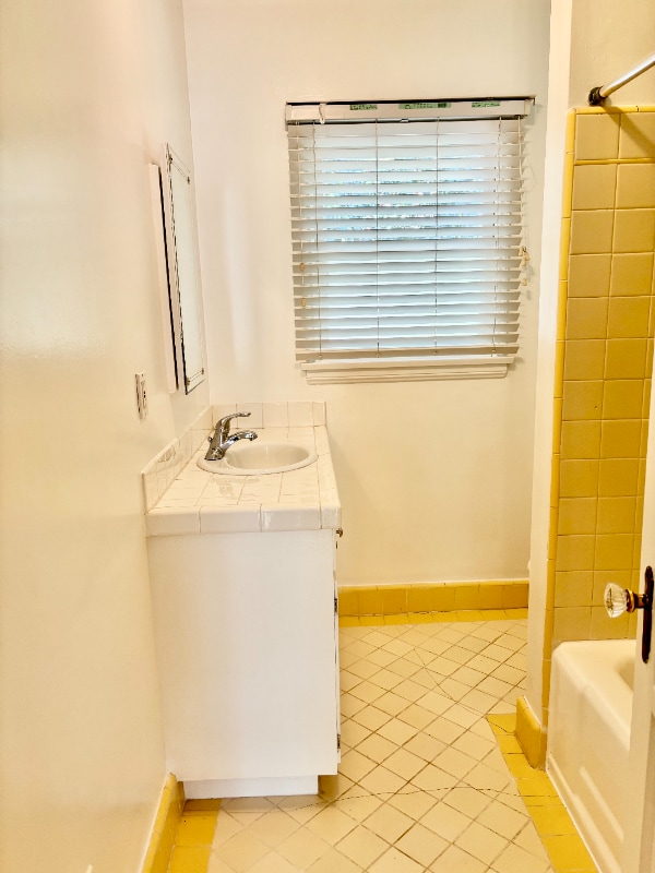 1271 N Crescent Heights Blvd in West Hollywood, CA - Building Photo - Building Photo