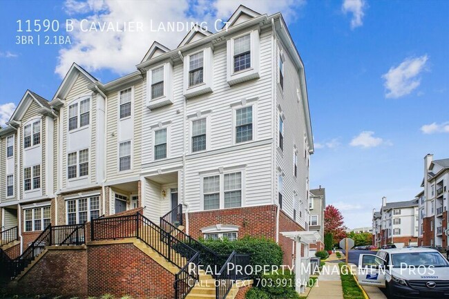 11590B Cavalier Landing Ct in Fairfax, VA - Foto de edificio - Building Photo