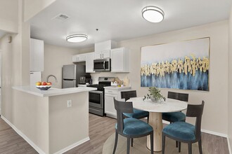 Newly Renovated! Santa Fe Apartments II in San Jacinto, CA - Foto de edificio - Building Photo
