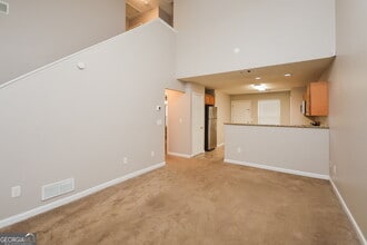 135 Lakeside Cir in Covington, GA - Building Photo - Building Photo