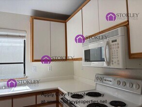 2590 Oak Rd in Walnut Creek, CA - Building Photo - Building Photo