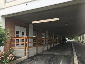 5600 Market St, Unit 8 in Youngstown, OH - Building Photo - Building Photo