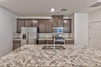 988 Edel Hest Ave in North Las Vegas, NV - Building Photo - Building Photo