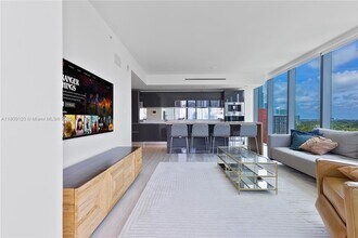 1451 Brickell Ave, Unit 1906 in Miami, FL - Building Photo - Building Photo