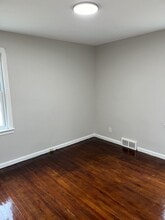 2413 Coy Ave in Kalamazoo, MI - Building Photo - Building Photo