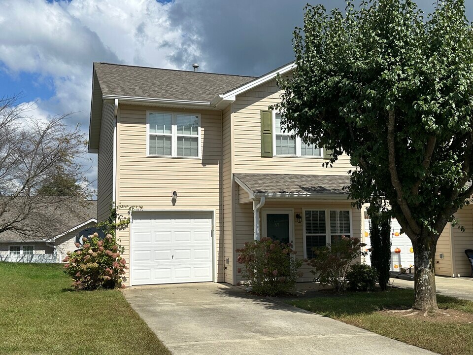 57 Lilac Fields Way in Arden, NC - Building Photo