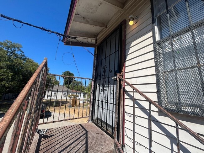2513 Quintana Rd in San Antonio, TX - Building Photo - Building Photo