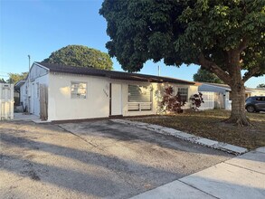 1398 SW 47th Terrace in Fort Lauderdale, FL - Building Photo - Building Photo