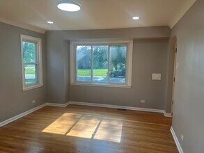 9243 Lynwood Dr in Oak Lawn, IL - Building Photo - Building Photo