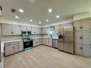 1005 Las Vacas St in Del Rio, TX - Building Photo - Building Photo