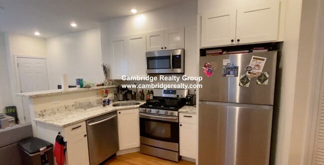 212 Green St, Unit 2T