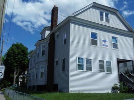 301 Maple St, Unit 1B in Syracuse, NY - Building Photo