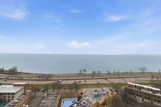 4940 S East End Ave, Unit 17A in Chicago, IL - Foto de edificio - Building Photo