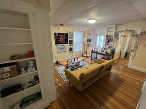 363 Beacon St, Unit #1 in Somerville, MA - Building Photo - Building Photo
