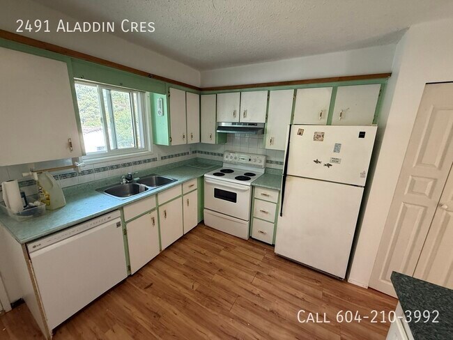 Spacious 4-Bedroom Home in Abbotsford in Abbotsford, BC - Building Photo - Building Photo