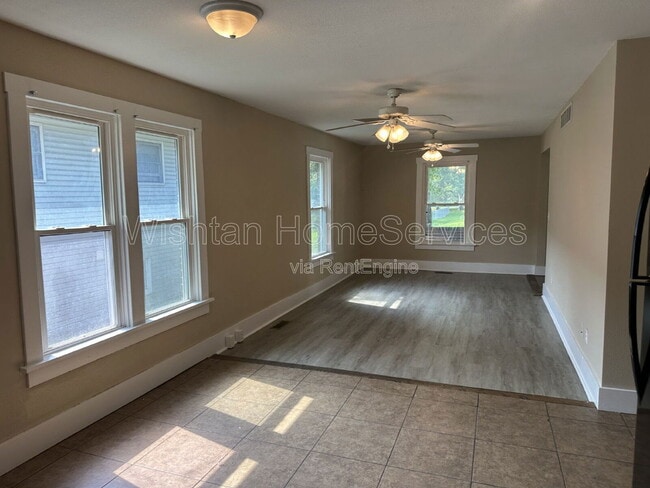 property at 714 W Calhoun St