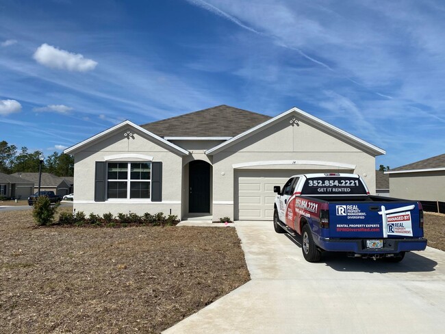 property at 14 Hickory Course Ln