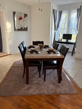 1016 NE Quincy St in Topeka, KS - Foto de edificio - Building Photo