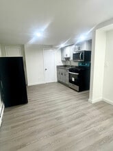 23 Pompton Rd, Unit BW in Haledon, NJ - Building Photo - Building Photo