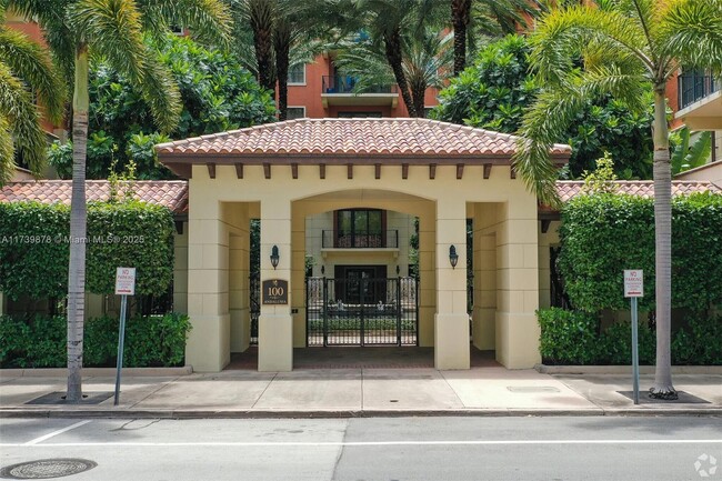 100 Andalusia Ave in Coral Gables, FL - Building Photo - Building Photo