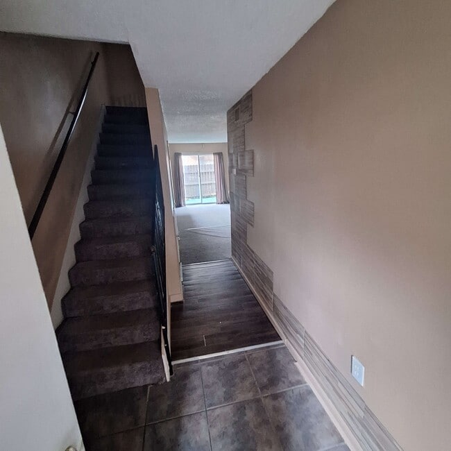 2117 Giuffrias Ave in Metairie, LA - Foto de edificio - Building Photo