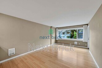 705 E Republican St in Seattle, WA - Building Photo - Building Photo