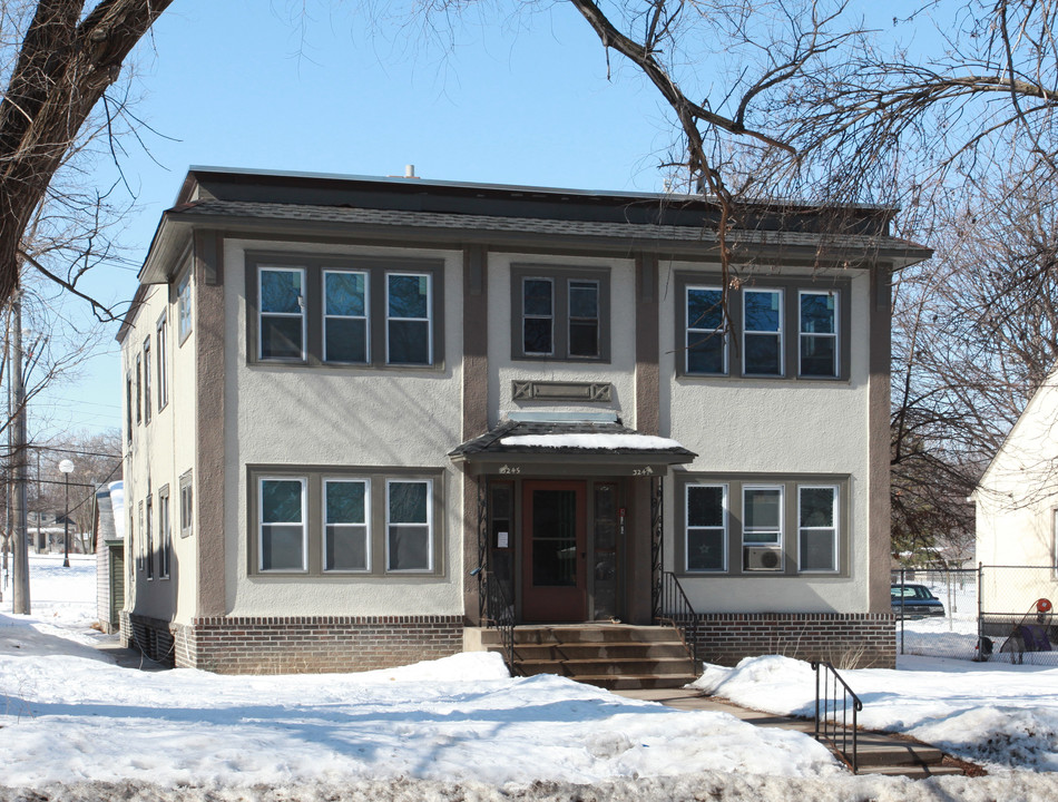 3245 Penn Ave N in Minneapolis, MN - Foto de edificio