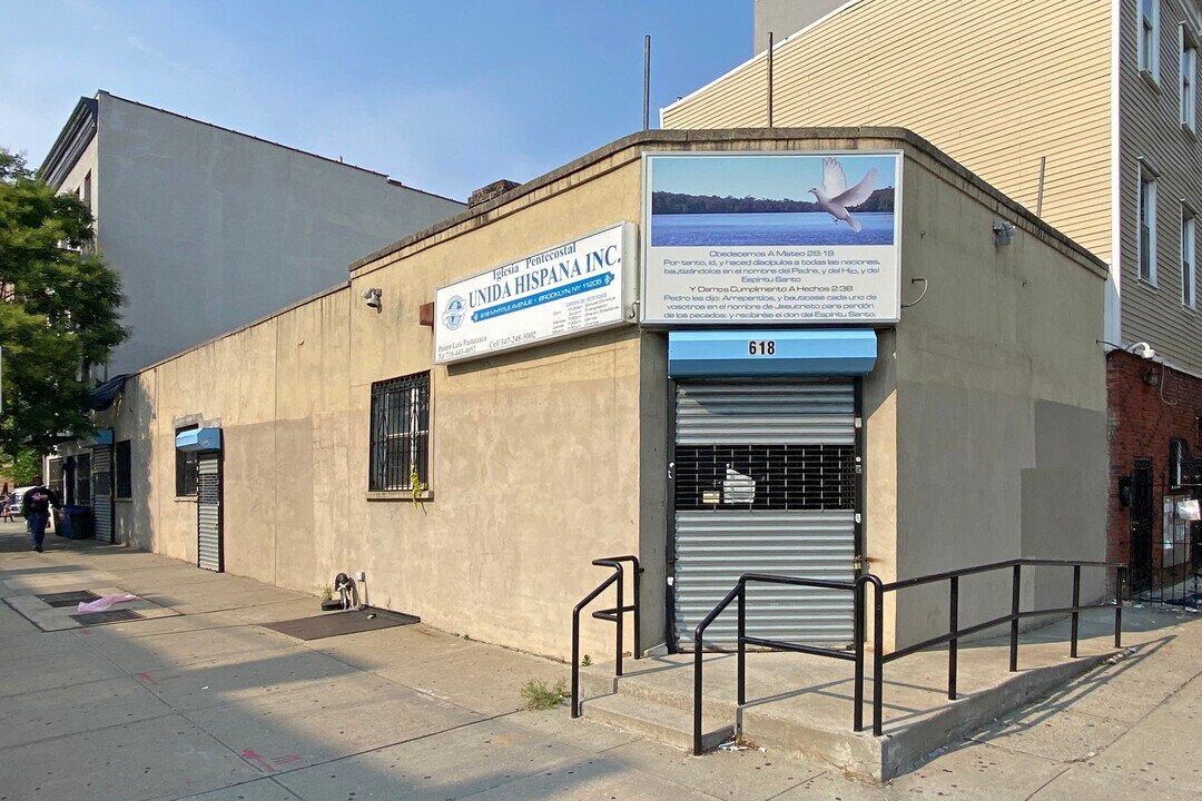 618 Myrtle Ave in Brooklyn, NY - Building Photo