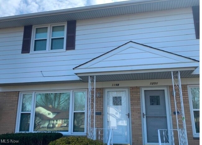 1199 Bonnie Ln in Mayfield Heights, OH - Building Photo - Building Photo