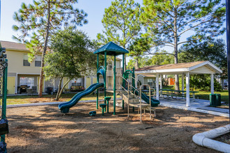 Pinewood Pointe Apartments in Jacksonville, FL - Foto de edificio - Building Photo