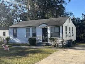 7312 N Shore Dr in Jacksonville, FL - Building Photo
