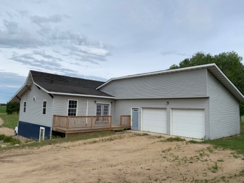 16387 170th St in Park Rapids, MN - Building Photo