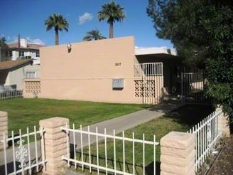 4-Plex in Phoenix, AZ - Building Photo