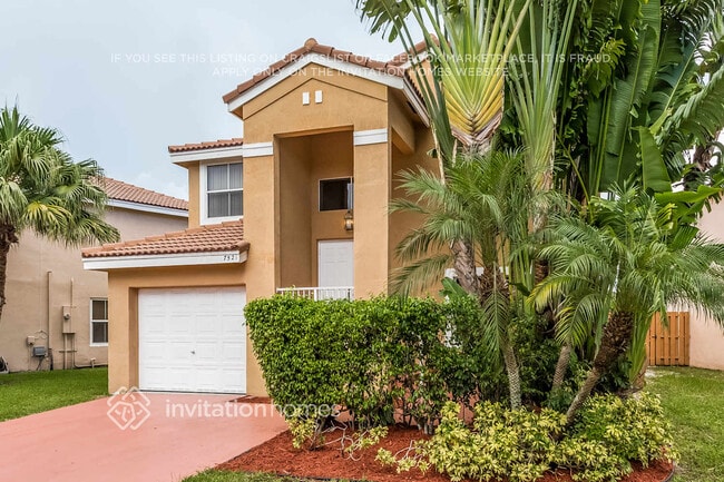 7521 Santa Monica Dr in Margate, FL - Building Photo - Building Photo
