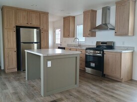 4388 E Lake Mead Blvd in Las Vegas, NV - Building Photo