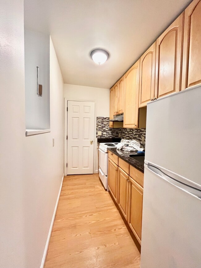 2 Shepherd Ave, Unit 3