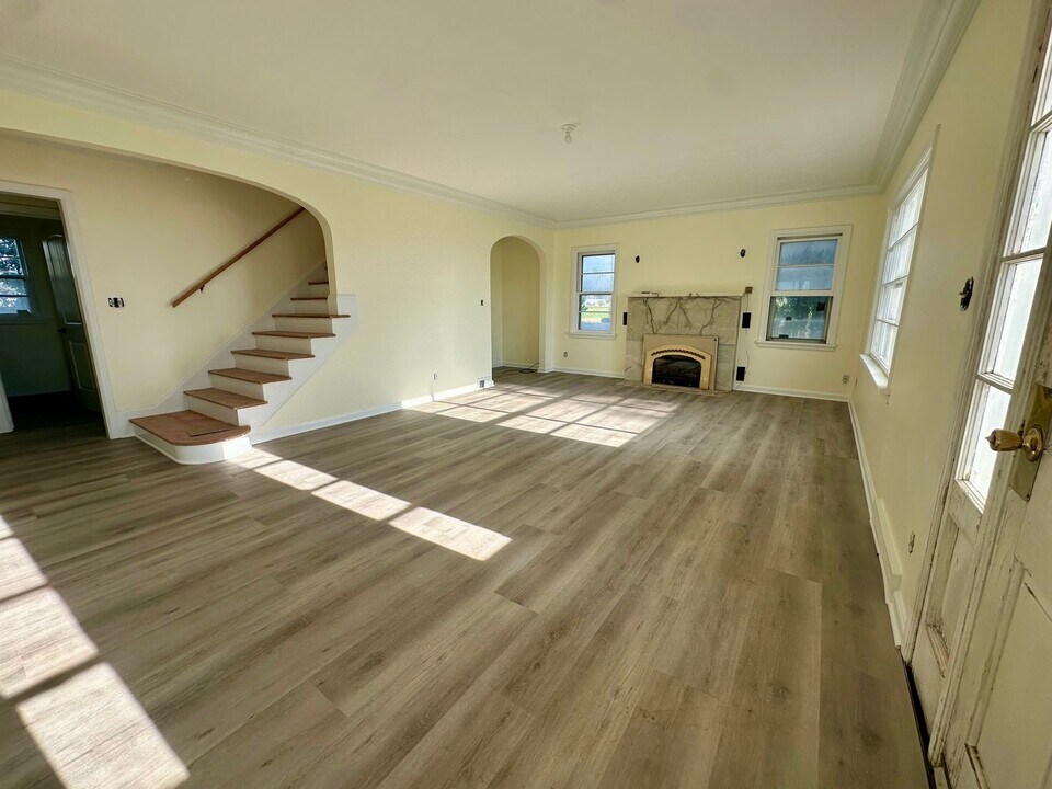 2616 S 3000 W in Rexburg, ID - Building Photo