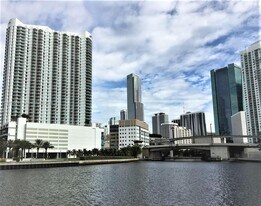 350 S Miami Ave, Unit 2105 in Miami, FL - Building Photo